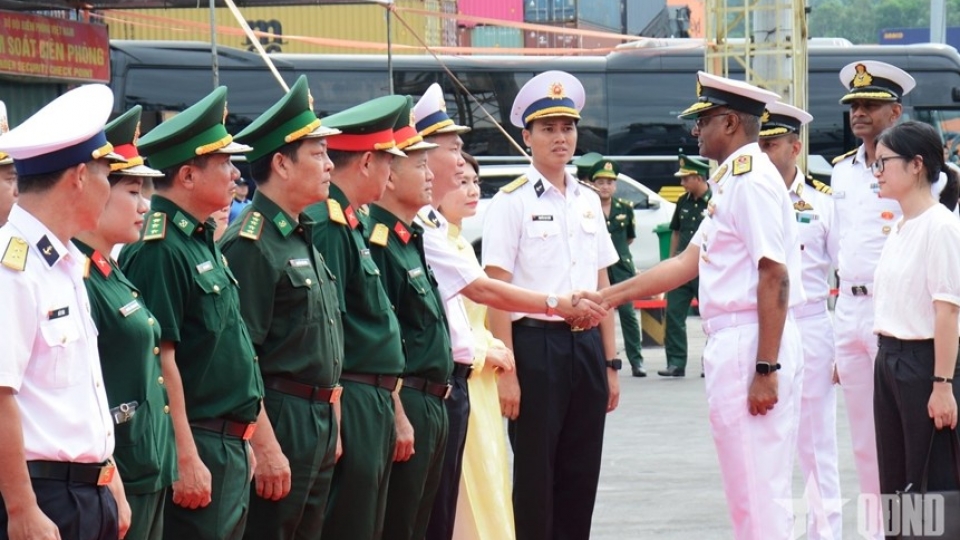 Indian Navy ship makes port call in Da Nang